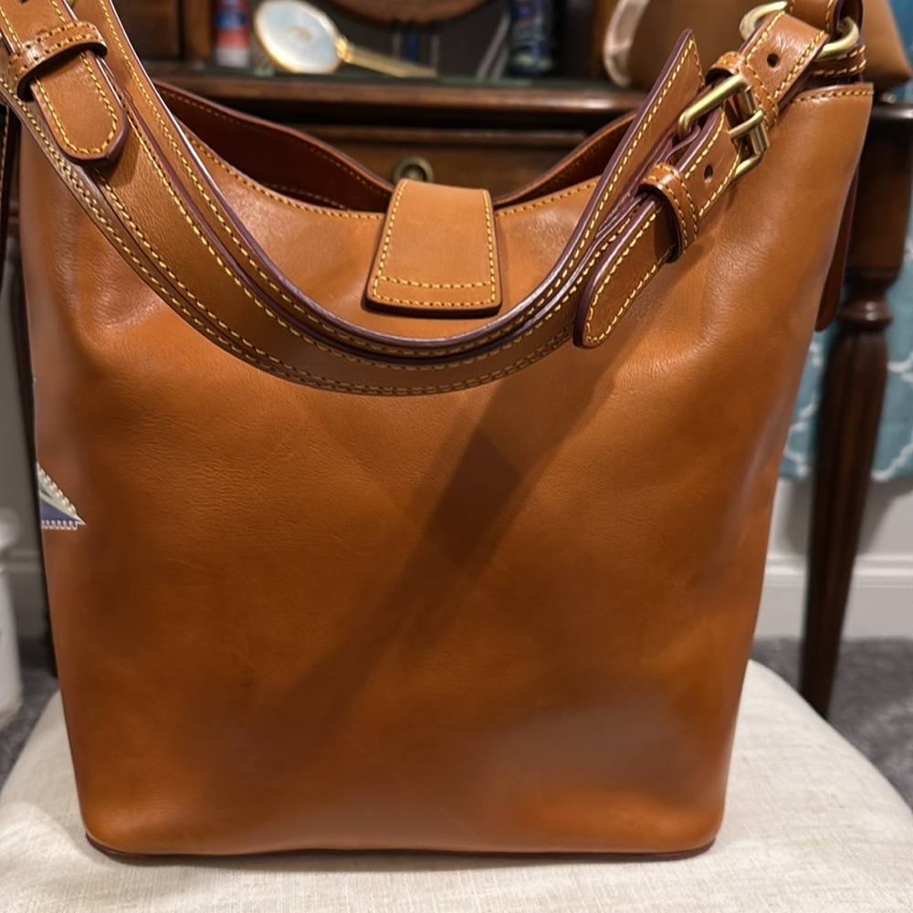 Dooney and Bourke Disney Passport Hobo Satchel - Rare find - Picture 5 of 11